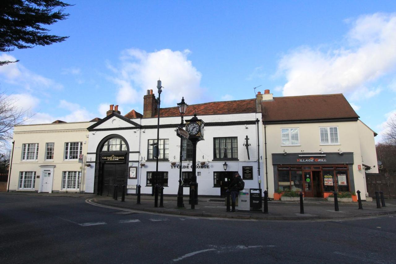 Colnbrook Crown Meadow - 4 Bedroom House - Heathrow - Excellentstays מראה חיצוני תמונה
