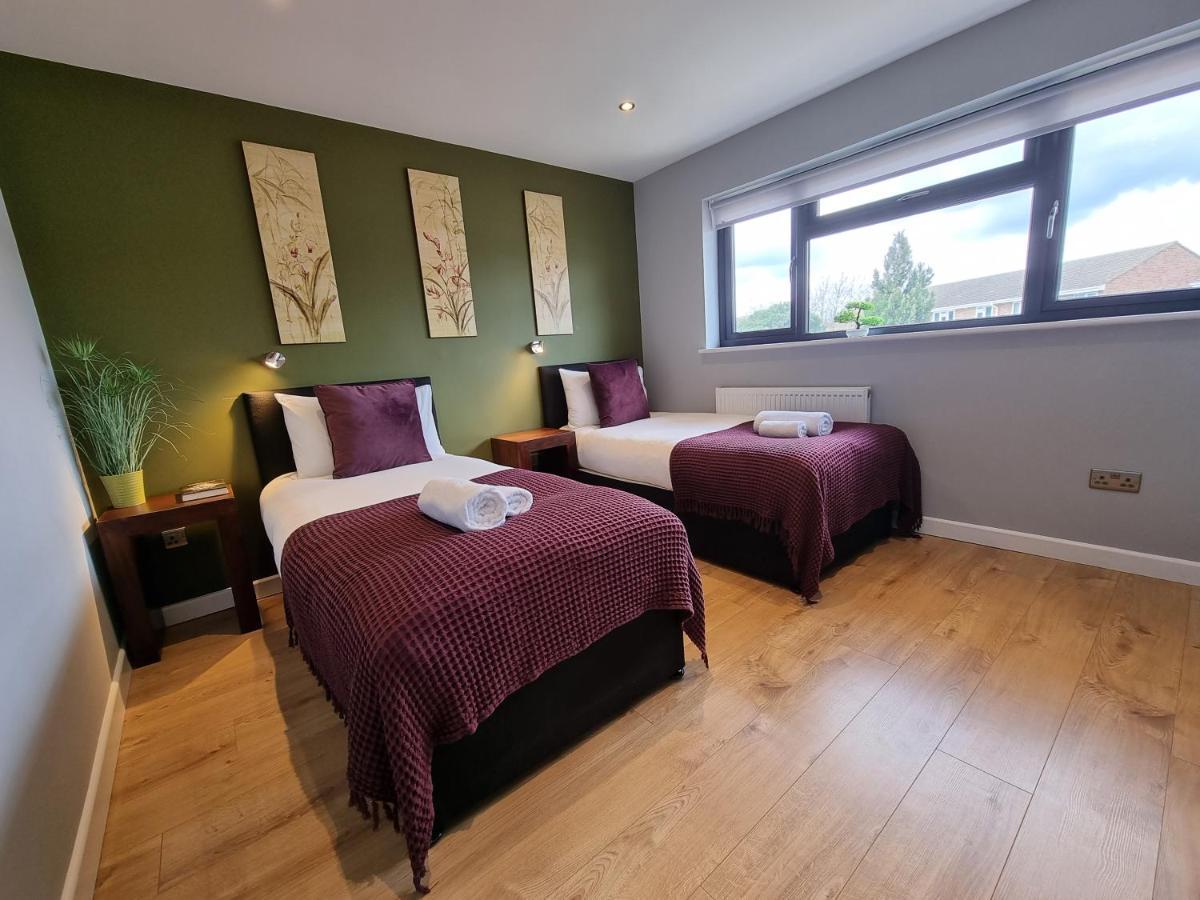 Colnbrook Crown Meadow - 4 Bedroom House - Heathrow - Excellentstays מראה חיצוני תמונה