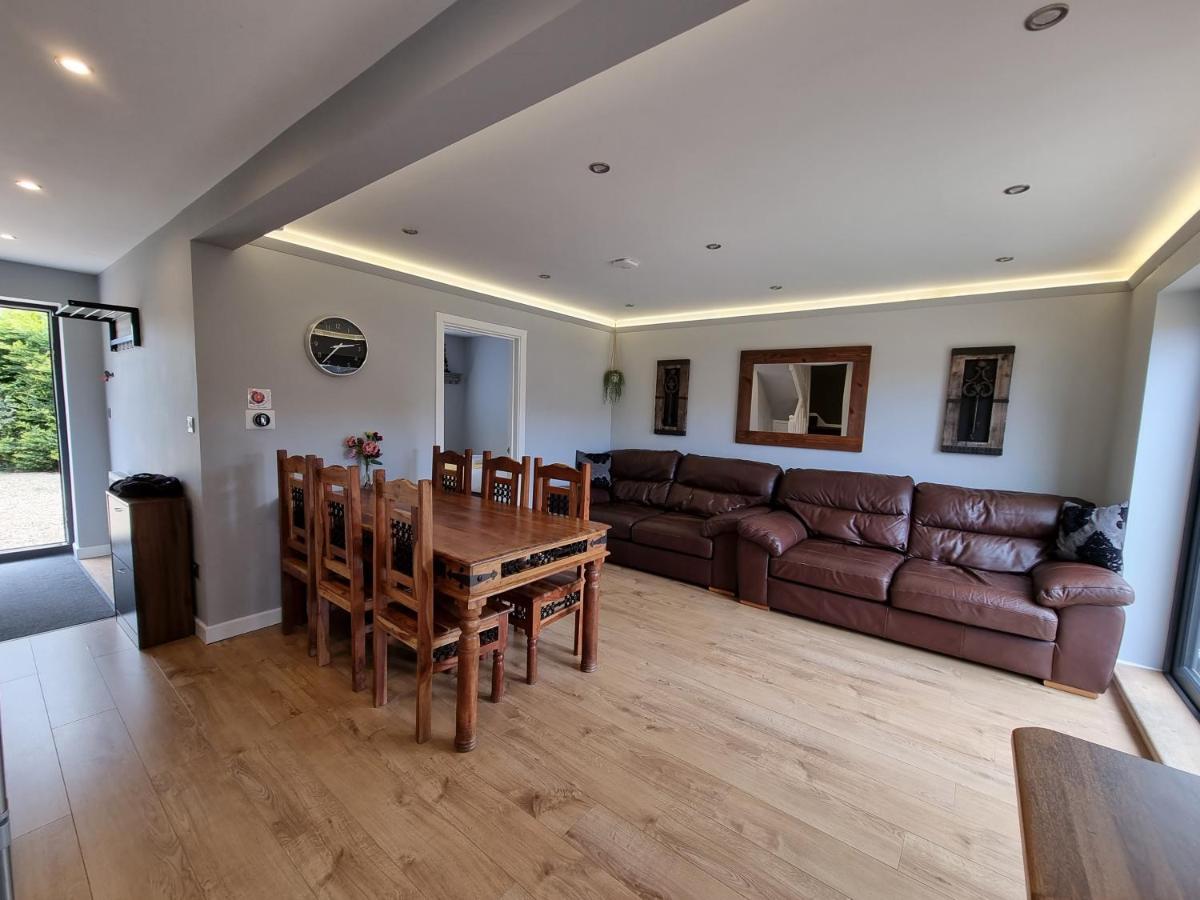 Colnbrook Crown Meadow - 4 Bedroom House - Heathrow - Excellentstays מראה חיצוני תמונה