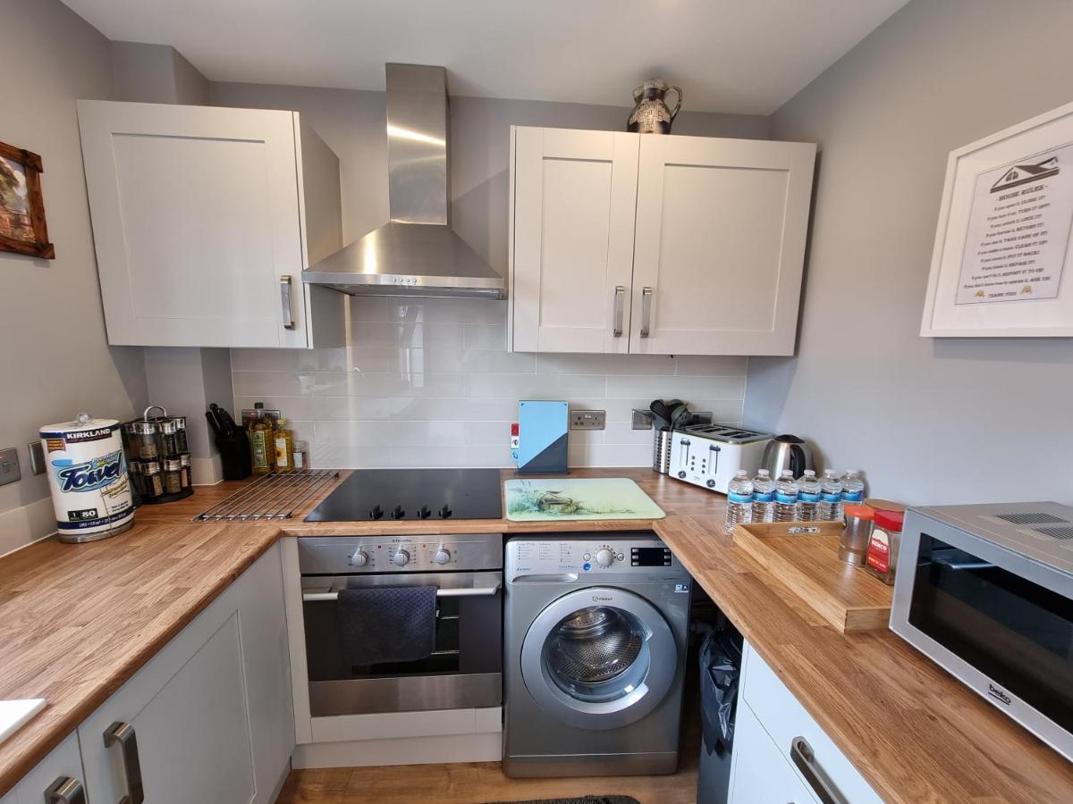 Colnbrook Crown Meadow - 4 Bedroom House - Heathrow - Excellentstays מראה חיצוני תמונה