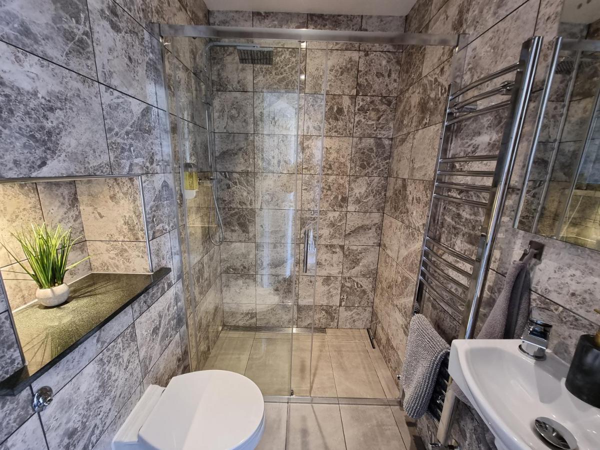Colnbrook Crown Meadow - 4 Bedroom House - Heathrow - Excellentstays מראה חיצוני תמונה