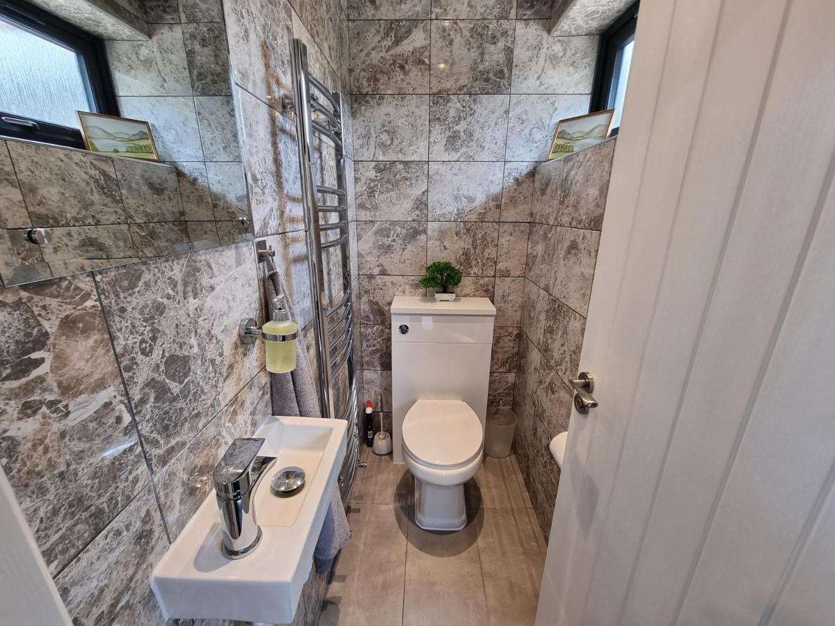 Colnbrook Crown Meadow - 4 Bedroom House - Heathrow - Excellentstays מראה חיצוני תמונה